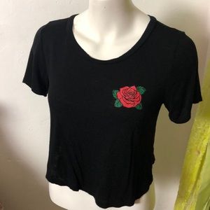 Basic black crop tee with rose